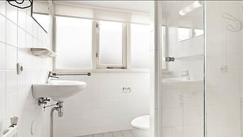 Sun-soaked Bungalow in Simonshaven