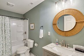 Resort Amenities & Lake Access: Camdenton Retreat