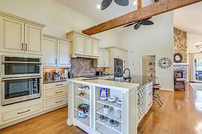 Resort Amenities & Lake Access: Camdenton Retreat