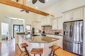 Resort Amenities & Lake Access: Camdenton Retreat