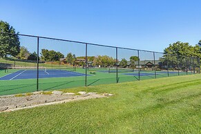 Resort Amenities & Lake Access: Camdenton Retreat