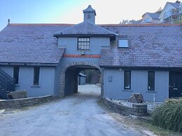 Beautiful Pendine Manor House in West Wales