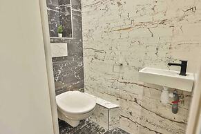 Newly Renovated Appartement Canal de L'ourq