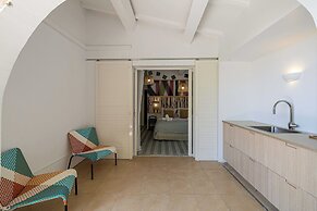 Sublime Apartment in Provencal Villa - 1br/2p