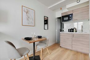 Peaceful Studio -2p- Moulin Rouge