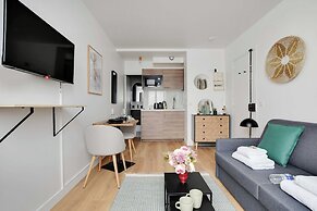 Peaceful Studio -2p- Moulin Rouge