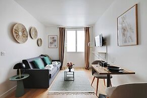 Peaceful Studio -2p- Moulin Rouge