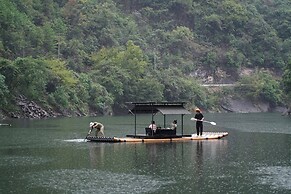 Yakamoz qianchuan Hotel