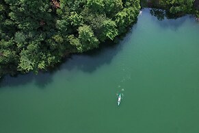 Yakamoz qianchuan Hotel