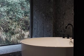 Yakamoz qianchuan Hotel