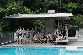 Yakamoz qianchuan Hotel