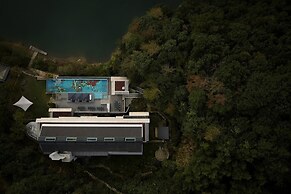 Yakamoz qianchuan Hotel