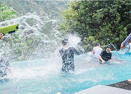 Yakamoz qianchuan Hotel