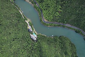 Yakamoz qianchuan Hotel