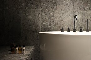 Yakamoz qianchuan Hotel