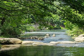 Yakamoz qianchuan Hotel