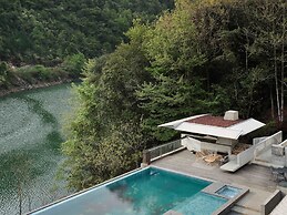 Yakamoz qianchuan Hotel