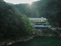 Yakamoz qianchuan Hotel