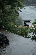 Yakamoz qianchuan Hotel