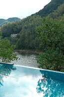 Yakamoz qianchuan Hotel