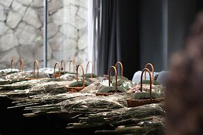 Yakamoz qianchuan Hotel