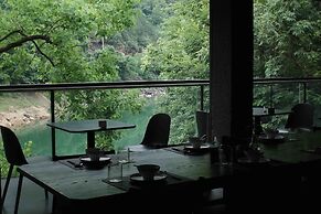 Yakamoz qianchuan Hotel