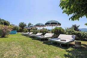 Guest Room Apartment in Provencal Villa - 1br/2p