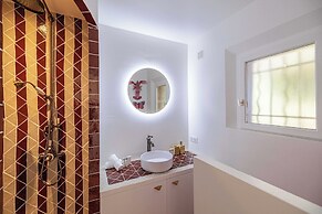 Guest Room Apartment in Provencal Villa - 1br/2p