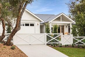 Muskoka Luxe Retreat With Pool Spa Fire Pit