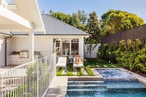 Muskoka Luxe Retreat With Pool Spa Fire Pit