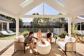 Muskoka Luxe Retreat With Pool Spa Fire Pit