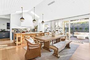 Muskoka Luxe Retreat With Pool Spa Fire Pit