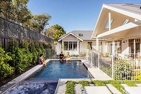 Muskoka Luxe Retreat With Pool Spa Fire Pit