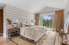 Muskoka Luxe Retreat With Pool Spa Fire Pit