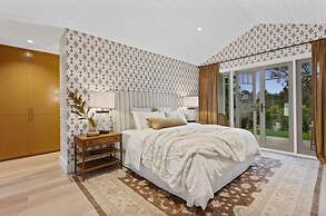 Muskoka Luxe Retreat With Pool Spa Fire Pit