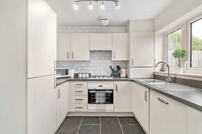 Cosy Retreat in Ashford - Great Location