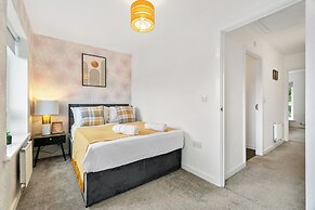 Cosy Retreat in Ashford - Great Location