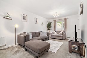 Cosy Retreat in Ashford - Great Location