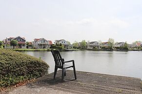 Bungalow by Water Near Rotterdam
