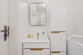 Lumina apart with parking in City Center