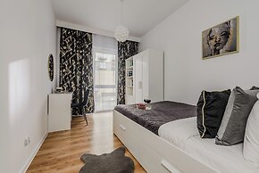 Lumina apart with parking in City Center