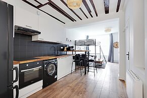 Spacious Studio in Cute Neighborhood