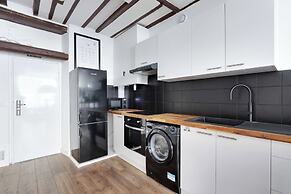 Spacious Studio in Cute Neighborhood