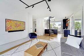 Exclusive Apt w/ Rooftop -2bd/4p Porte D'auteuil