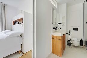 Exclusive Apt w/ Rooftop -2bd/4p Porte D'auteuil