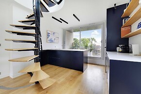 Exclusive Apt w/ Rooftop -2bd/4p Porte D'auteuil