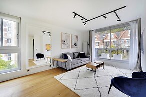 Exclusive Apt w/ Rooftop -2bd/4p Porte D'auteuil