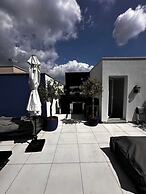 Exclusive Apt w/ Rooftop -2bd/4p Porte D'auteuil