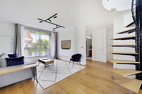Exclusive Apt w/ Rooftop -2bd/4p Porte D'auteuil