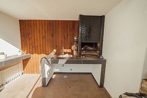 Pool Cinema Villa by Vacationy